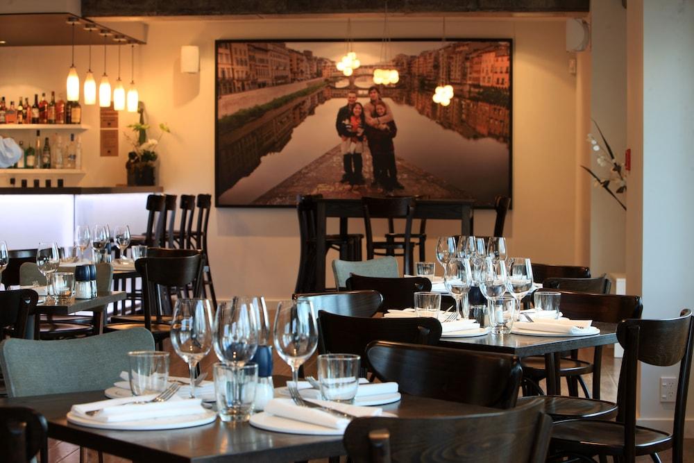 The Crown Hotel Napier Restaurant photo